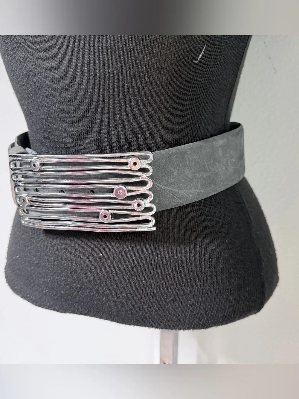 Vera Gray Wide Waist Belt Modern Silver Statement Buckle Size S